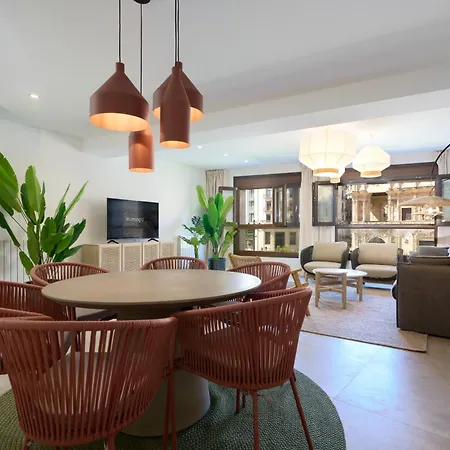 San Francisco Top-luxury, By Homing U Apartment Seville