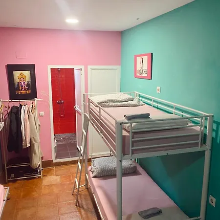 Kitsch Art Hostel