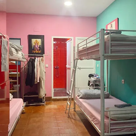 Hostel Kitsch Art