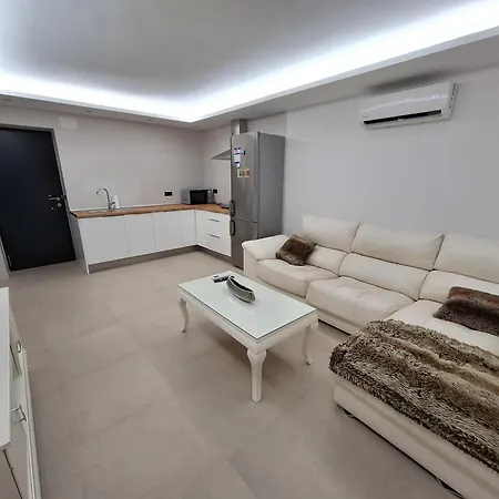 Apartment Lopez De Gomara, 57 Seville