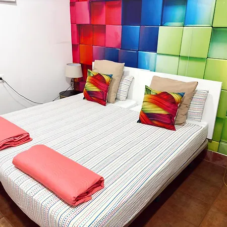 Hostel Kitsch Art