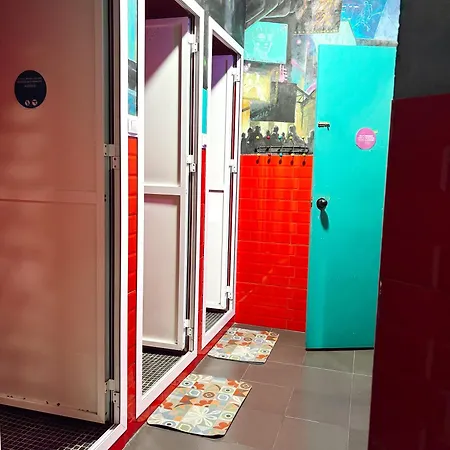 Kitsch Art Hostel *