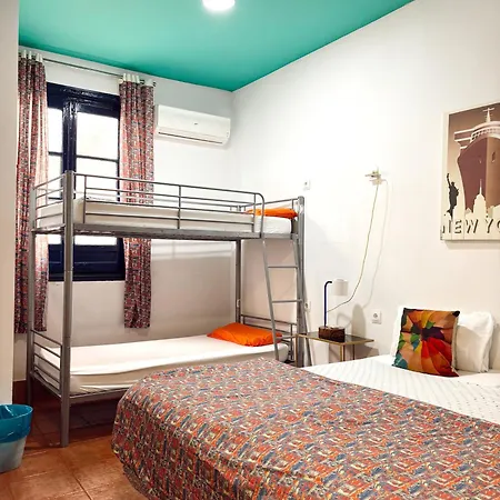 Kitsch Art Hostel Sevilla