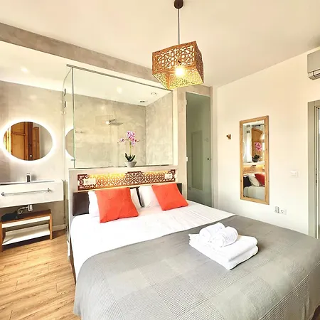 Unique House - Private Spa&pool -stayinseville Holiday home