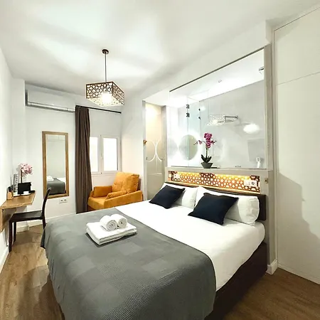 Unique House - Private Spa&pool -stayinseville Holiday home