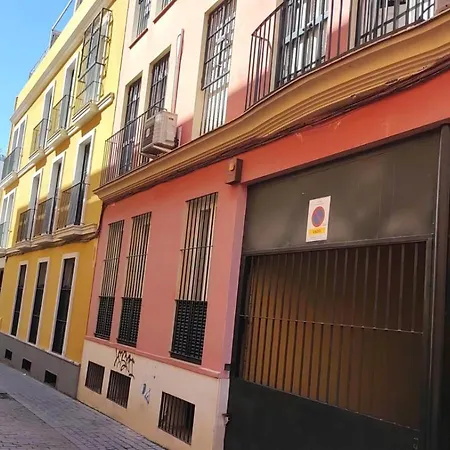 El Patio De San Bernardo Apartment Seville