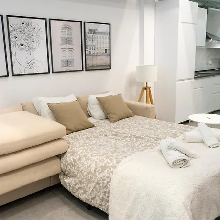 Stuning Next To The River - Sevillarooms Apartment
