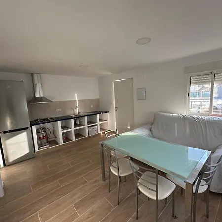 Renovated Penthouse With Terrace Next To The Metro *