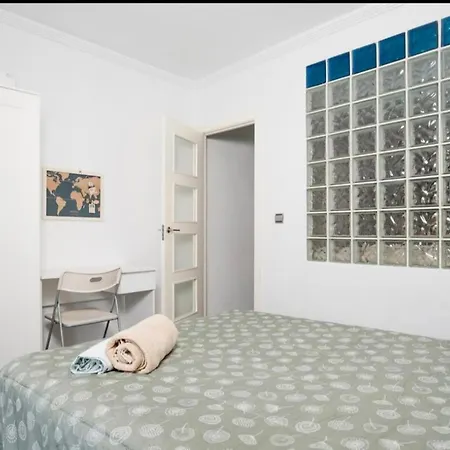 Con Balcon Apartment