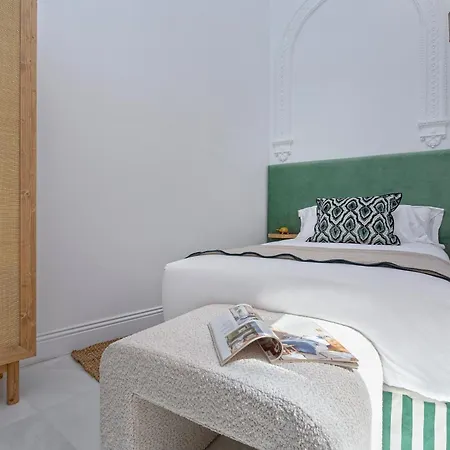Genteel Alfalfa Apartment