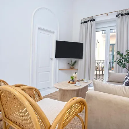 Apartment Genteel Alfalfa
