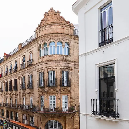 Rooftop Maisonette With Magnificent Terrace *