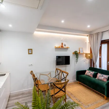 Francos Cathedral Terrace Apartment Seville