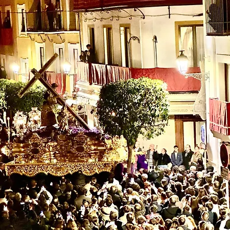 De Lujo Junto A La Catedral