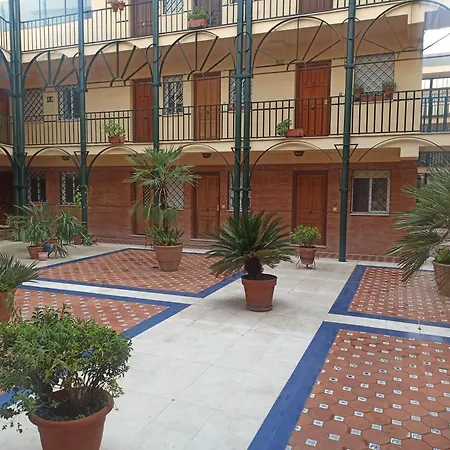 Apartamento En Patio Sevillano Alameda-isla Magica Sevilla
