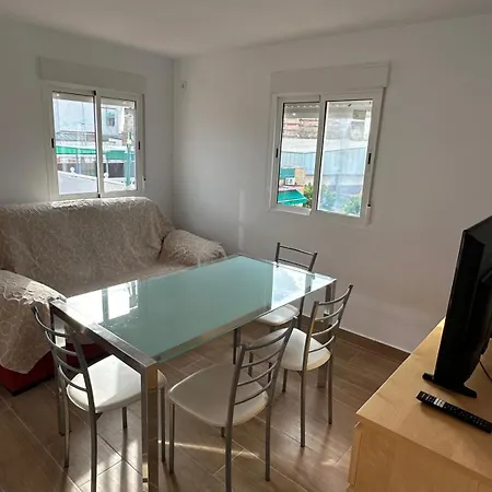 Renovated Penthouse With Terrace Next To The Metro *