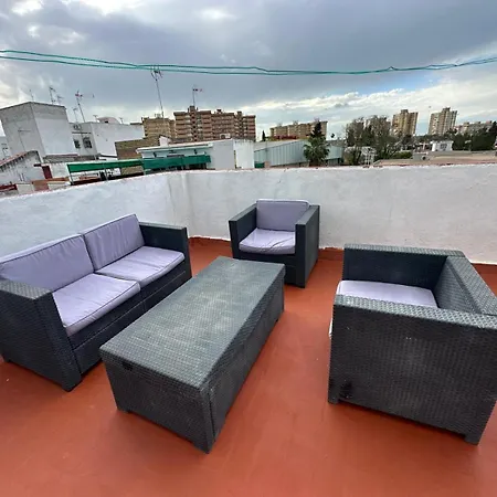 Renovated Penthouse With Terrace Next To The Metro *