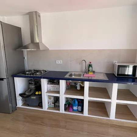 Apartment Renovated Penthouse With Terrace Next To The Metro