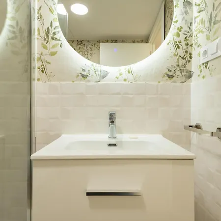 Bustos Tavera Apartment *