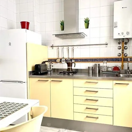 Apartment Rc Reyes Catolicos St Right Beside Trianas Bridge Seville
