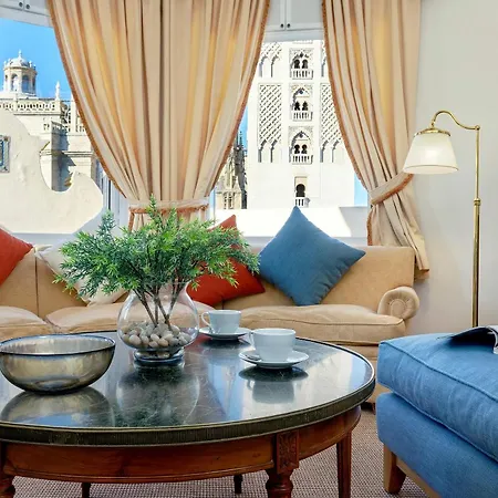 Genteel Virgen De Reyes Apartment Seville
