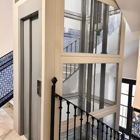 B Elegant & With Unique Views Apartment