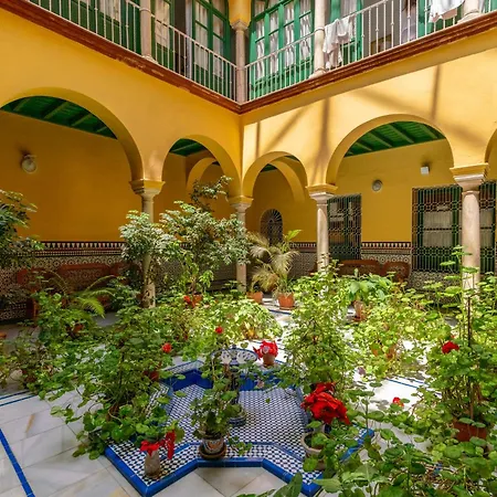 Cathedral Penthouse- Big Private Terrace- Parking Apartment *