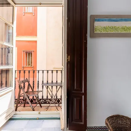 Cathedral Penthouse- Big Private Terrace- Parking Apartment