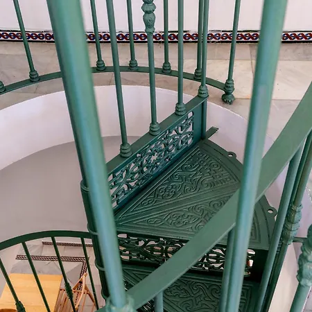 Cathedral Penthouse- Big Private Terrace- Parking Apartment *