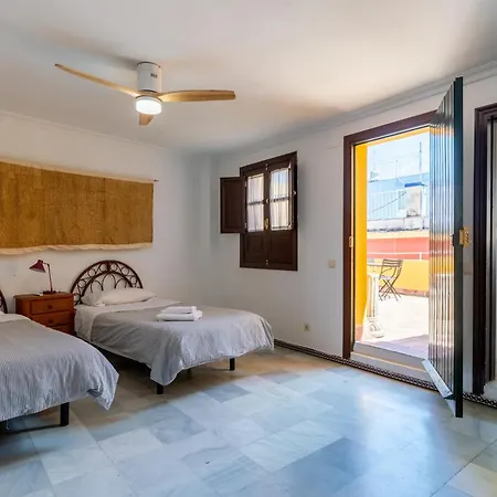 Cathedral Penthouse- Big Private Terrace- Parking Apartment
