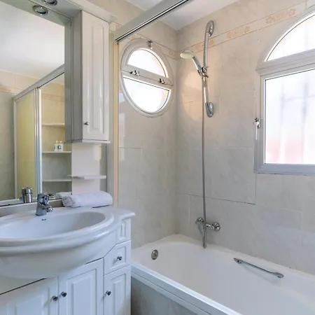 Cathedral Penthouse- Big Private Terrace- Parking Apartment