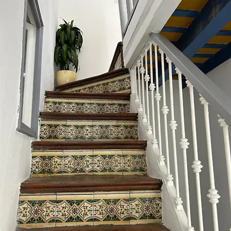 Un Patio En La Alameda Sevilla