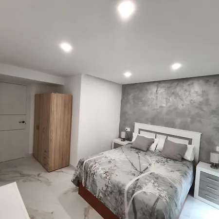 Airbhouse Private & Triana * Севилья