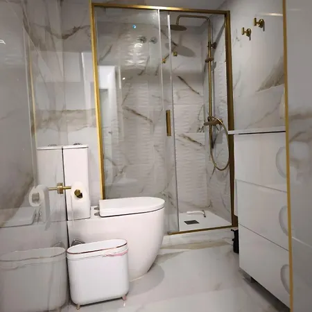 Airbhouse Private & Triana