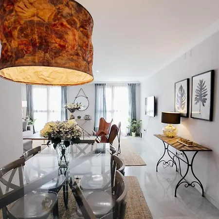 Minty - 3bd Cathedral Apartment *