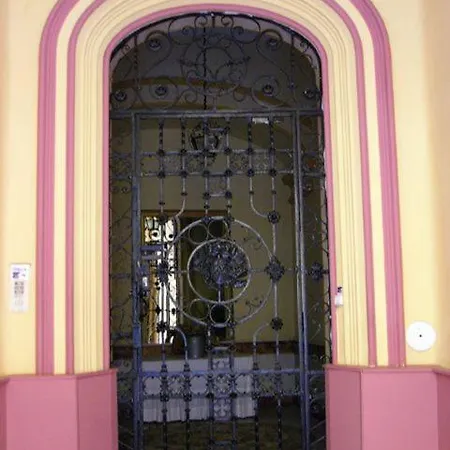 Hostal-casa Sol Y Luna Pensión Sevilla