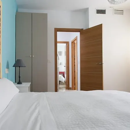 아파르타멘토스 디아베르 알베르토 리스타 * 세비야