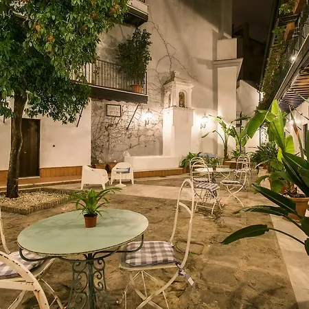Singular Corral De San Jose סביליה