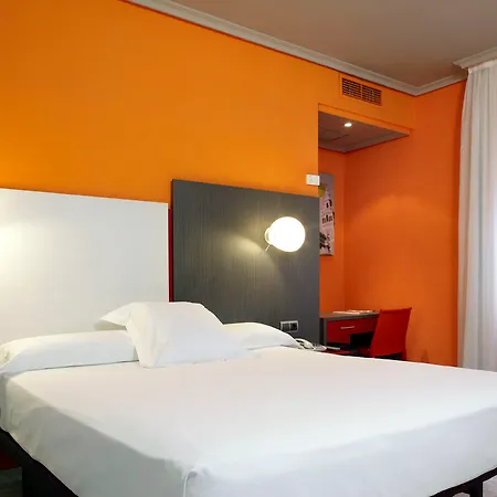 Petit Palace Puerta De Triana Севилья