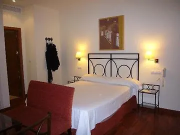 Hotel Murillo Reinoso 2*