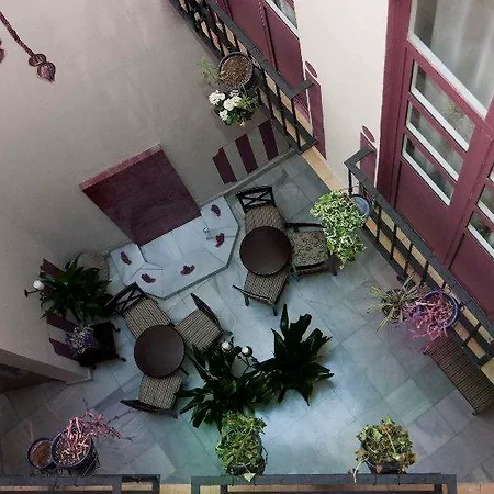Callejon Del Agua Севилья