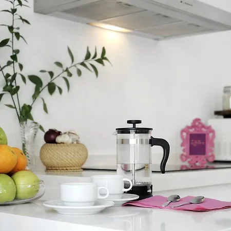 Singular Relator Apartment