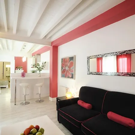 Singular Relator Apartment