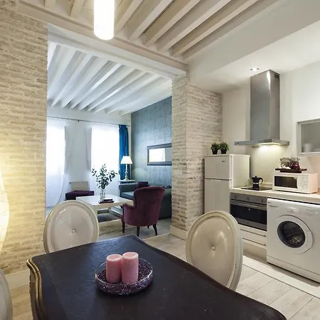 Singular Relator Apartment