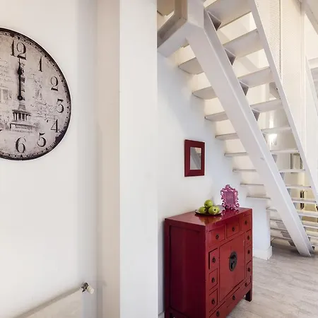 Apartment Singular Relator *