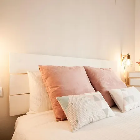 Hsh Corrala Triana Apartamento *
