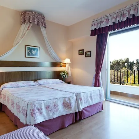 Alcazar Hotel