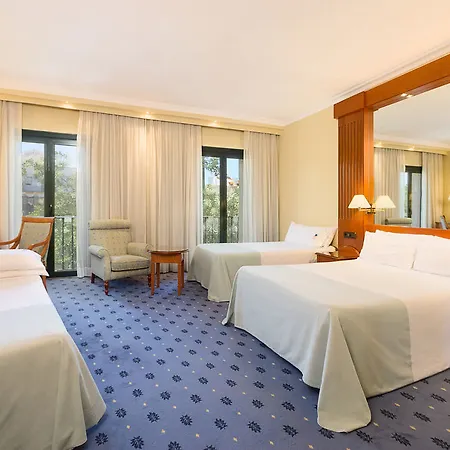 Macarena Hotel 4*