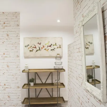 Palace Apartment *