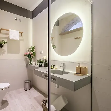 Tomas Ibarra Pool & Luxury Apartment